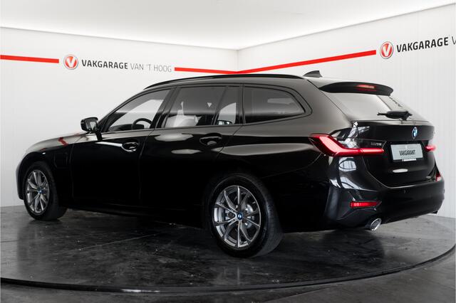 BMW 3-SERIE Touring 330e Business Edition Plus