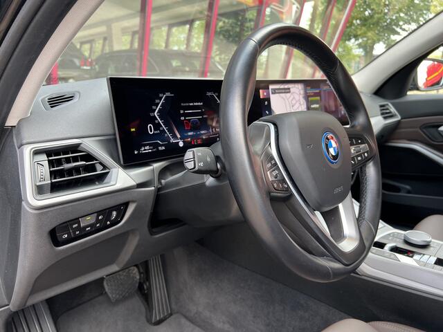BMW 3-SERIE Touring 320e | NL auto | Widescreen |