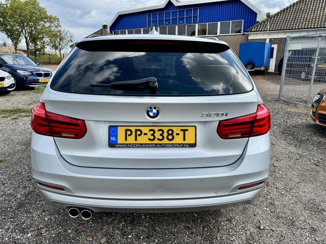 BMW 3-SERIE Touring 320i Corporate Lease Executive