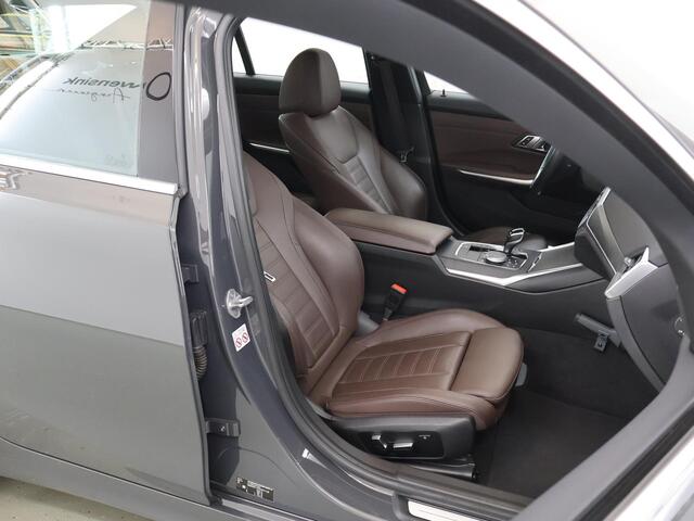 BMW 3-SERIE 330i High Executive Edition | Lederen Bekleding | Trekhaak | Elektrisch verstelb. bestuurdersstoel met geheugen | Stoel/Stuurwielverwarming | Cruise Control Adaptief | Parkeercamera