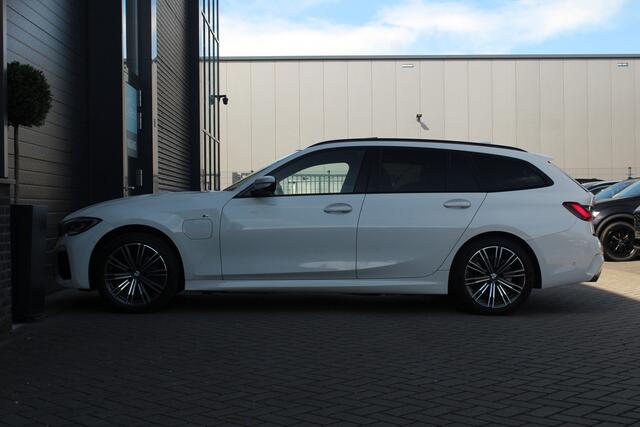 BMW 3-SERIE Touring 330e xDrive M Sport | H+K | Pano | Trekhaak | High Executive