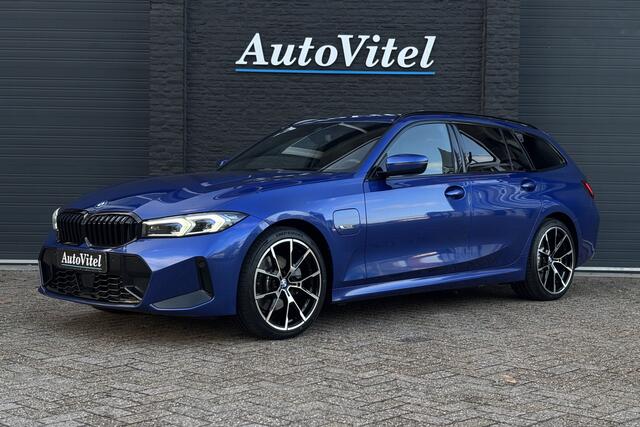 BMW 3-SERIE Touring 330e M-Sport | LCI FACELIFT | Adaptief Led | Camera | Sportstoelen | 19 'Inch | Privacy Glas