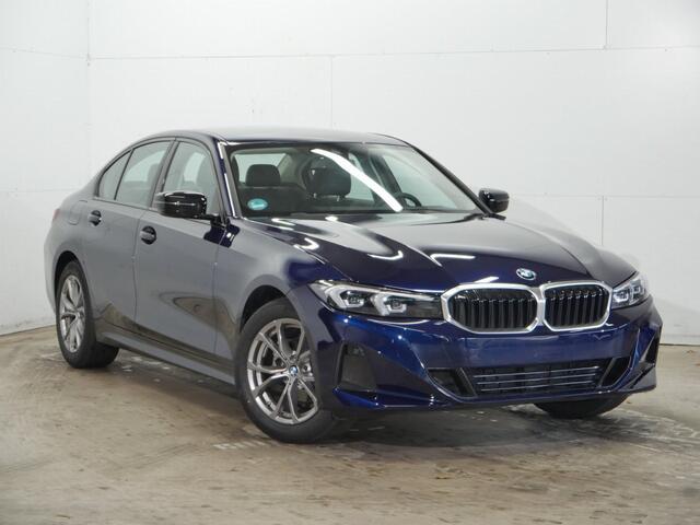 BMW 3-SERIE 318i Sedan | Sportstoelen | Hifi | Stoelverwarming | Voorbereiding Driving Assistance