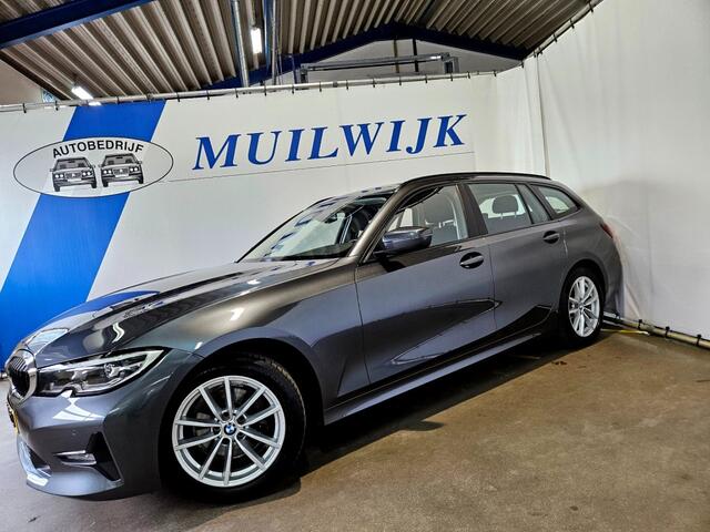 BMW 3-SERIE Touring 320i Business Edition / Trekhaak / Full LED / NL Auto