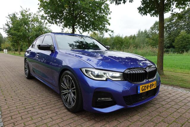 BMW 3-SERIE 330e High Executive | Harman Kardon | Laser | HUD | 360° Camera | Autopilot | Pano | Memory | Stuurwielverw. |