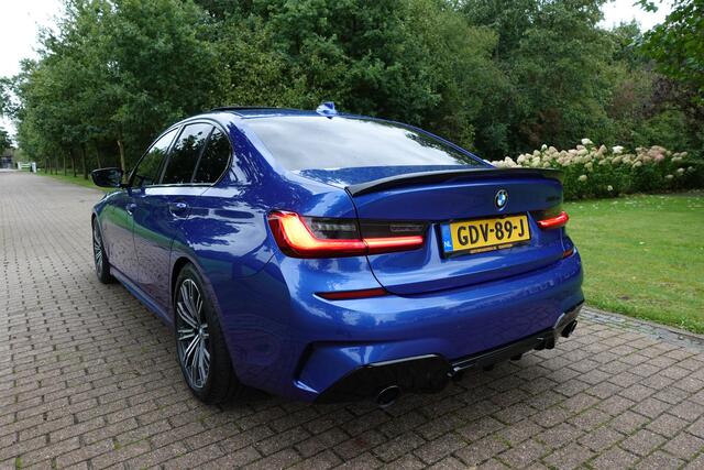 BMW 3-SERIE 330e High Executive | Harman Kardon | Laser | HUD | 360° Camera | Autopilot | Pano | Memory | Stuurwielverw. |