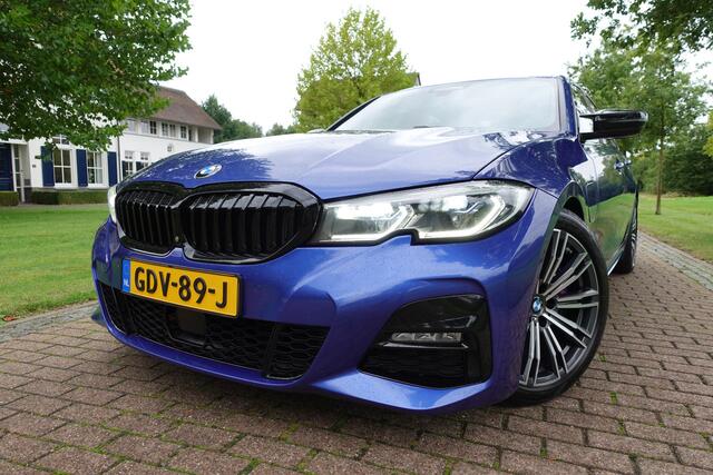 BMW 3-SERIE 330e High Executive | Harman Kardon | Laser | HUD | 360° Camera | Autopilot | Pano | Memory | Stuurwielverw. |