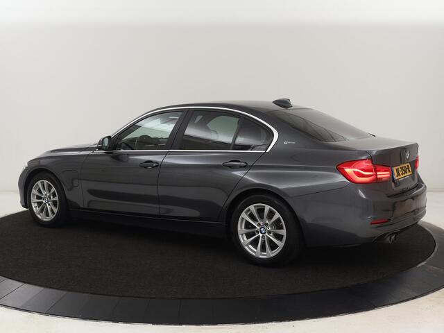 BMW 3-SERIE 330e Executive | Origineel NL | Leder | Stoelverwarming | Keyless | Full LED | Navigatie | Parkeerhulp | Climate control | PHEV | Plug In