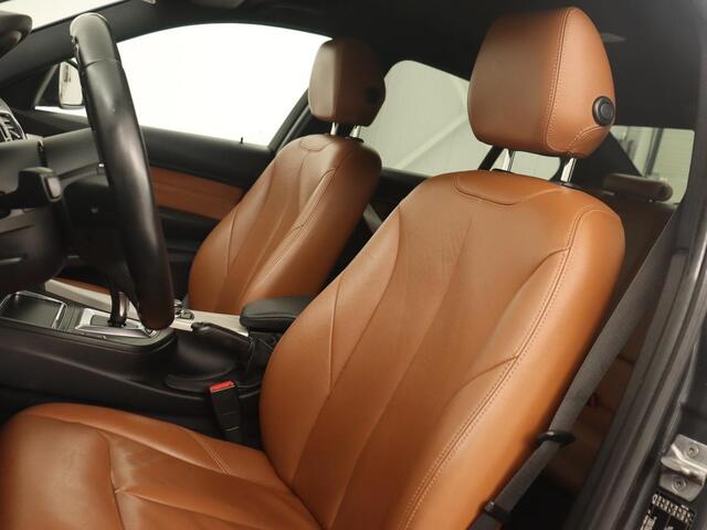 BMW 3-SERIE 330e Executive | Origineel NL | Leder | Stoelverwarming | Keyless | Full LED | Navigatie | Parkeerhulp | Climate control | PHEV | Plug In