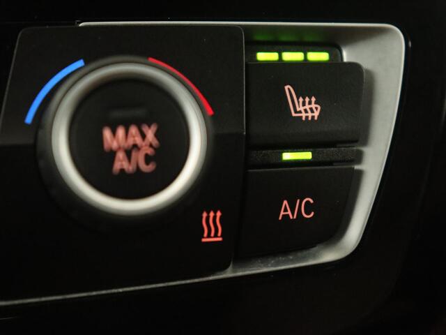 BMW 3-SERIE 330e Executive | Origineel NL | Leder | Stoelverwarming | Keyless | Full LED | Navigatie | Parkeerhulp | Climate control | PHEV | Plug In