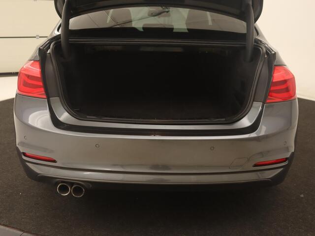 BMW 3-SERIE 330e Executive | Origineel NL | Leder | Stoelverwarming | Keyless | Full LED | Navigatie | Parkeerhulp | Climate control | PHEV | Plug In