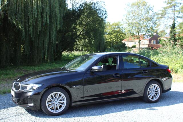 BMW 3-SERIE 320e 204PK AUT. HYBRIDE BUSINESS SPORT LEDER/CARPLAY/NIEUW-TYPE