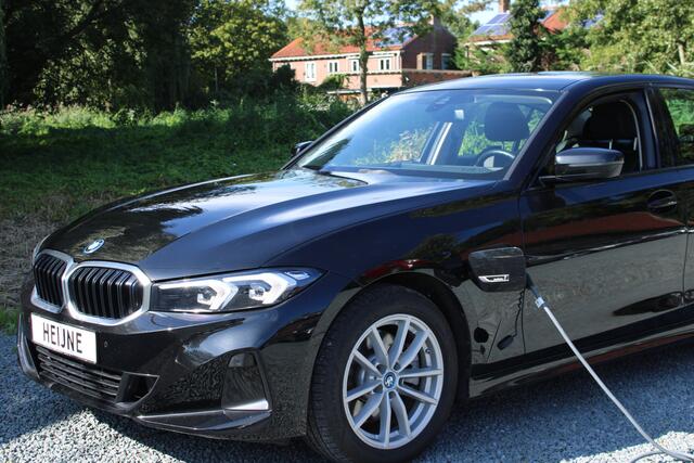 BMW 3-SERIE 320e 204PK AUT. HYBRIDE BUSINESS SPORT LEDER/CARPLAY/NIEUW-TYPE
