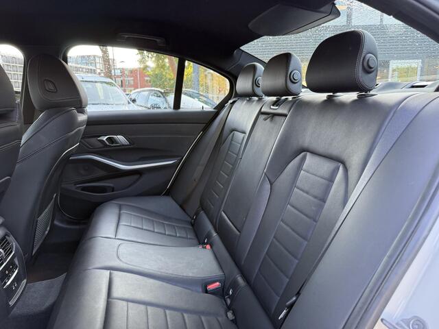 BMW 3-SERIE 320e M-Sport Business Plus Edition Shadow Line | Stoel verwarming | Parkeer sensoren Voor & Achter |