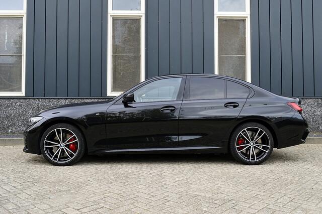BMW 3-SERIE 320e M-Sport Rijklaarprijs-Garantie Navigatie Leder Interieur Laserlicht Camera 19 Inch