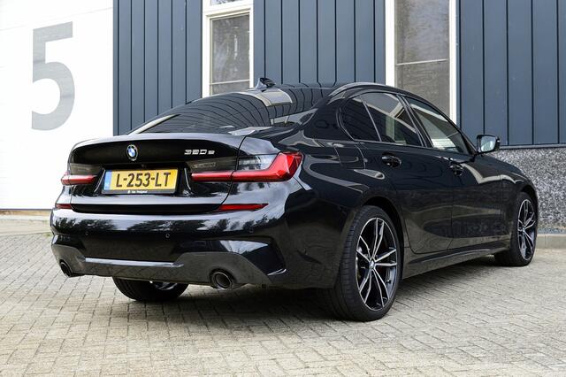 BMW 3-SERIE 320e M-Sport Rijklaarprijs-Garantie Navigatie Leder Interieur Laserlicht Camera 19 Inch