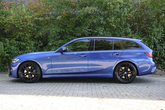 BMW 3-SERIE Touring 330i High Executive M-Sportpakket, Head up Display, Panoramadak, Elektrische trekhaak, M-Sportrem, Sportstoel, Shadowline, etc.