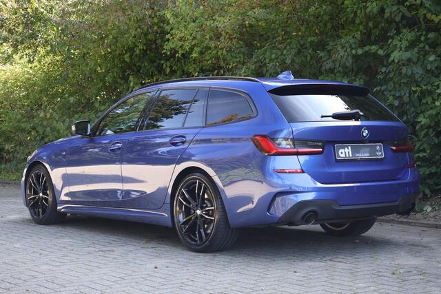 BMW 3-SERIE Touring 330i High Executive M-Sportpakket, Head up Display, Panoramadak, Elektrische trekhaak, M-Sportrem, Sportstoel, Shadowline, etc.
