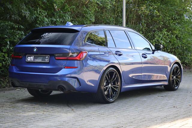 BMW 3-SERIE Touring 330i High Executive M-Sportpakket, Head up Display, Panoramadak, Elektrische trekhaak, M-Sportrem, Sportstoel, Shadowline, etc.