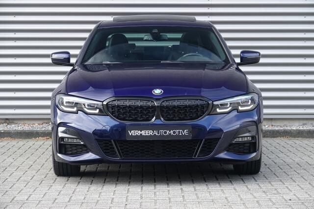 BMW 3-SERIE 318i Business Edition M-Sport | Schuifdak | Camera | Carplay | Sfeer |