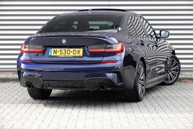 BMW 3-SERIE 318i Business Edition M-Sport | Schuifdak | Camera | Carplay | Sfeer |