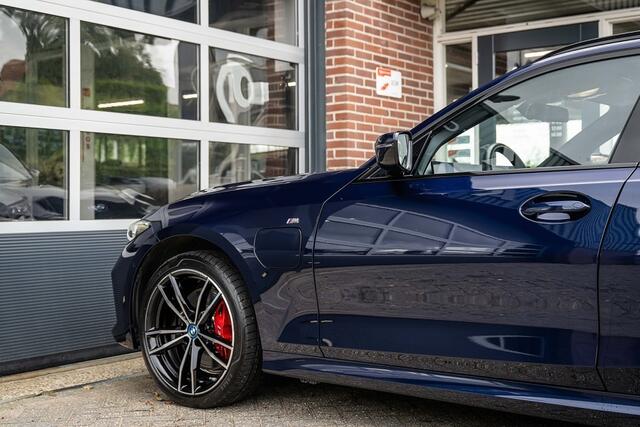BMW 3-SERIE 330e xDrive M Sport Pro | Shadow | Memory | HIFI | Keyless | Adapt. Led | 19 Inch |