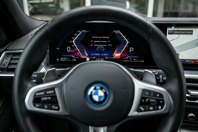 BMW 3-SERIE 330e xDrive M Sport Pro | Shadow | Memory | HIFI | Keyless | Adapt. Led | 19 Inch |