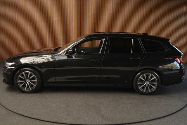 BMW 3-SERIE Touring 320i HUD Matrix LED ACC Elektr. trekhaak Elektr. achterklep Leer Navi Camera Climate (3-zone) Sportstoelen PDC LM velgen BTW auto