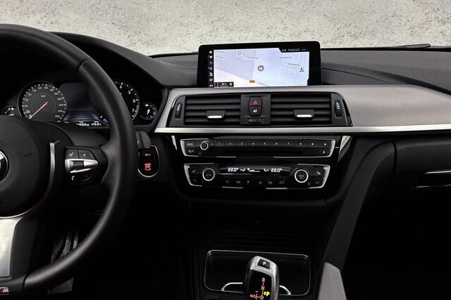 BMW 3-SERIE Touring 318i M Sport Corporate Lease | Camera | Panoramadak | Stoelverwarming | Leder