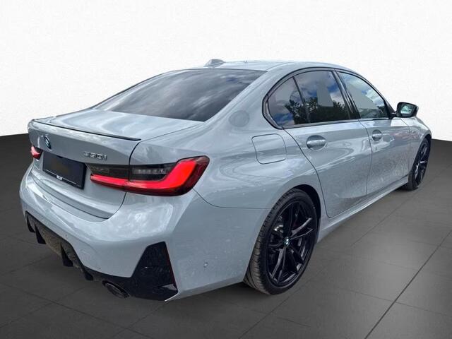BMW 3-SERIE 330iA M-SPORT Pro ** LED, LC Prof, SCHUIF/KANTEL, ACC, 19-inch LMV, HuD, H&K Sound ** ¤ 22.500,= onder NP - 1e EIG - UNFALLFREI ** ** INFORMEER OOK NAAR ONZE AANTREKKELIJKE FINANCIAL-LEASE TARIEVEN **