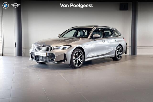 BMW 3-SERIE Touring 330e xDrive | M Sport | Harman Kardon | Glazen Panoramadak | Head-up Display |