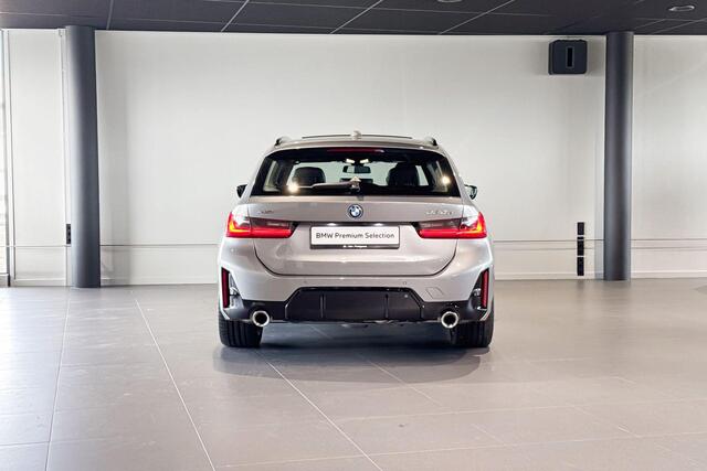 BMW 3-SERIE Touring 330e xDrive | M Sport | Harman Kardon | Glazen Panoramadak | Head-up Display |