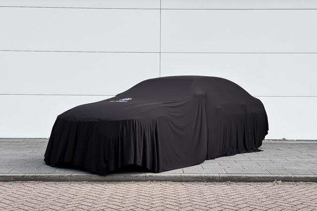 BMW 3-SERIE Sedan 330i M-Sport High Executive