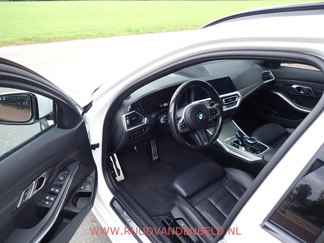 BMW 3-SERIE Touring 330e M-PAKKET SHADOWLINE SPORTLEER/SFEERVERLICHTING