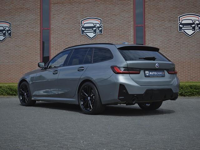 BMW 3-SERIE Touring 330e M Sport Innovation