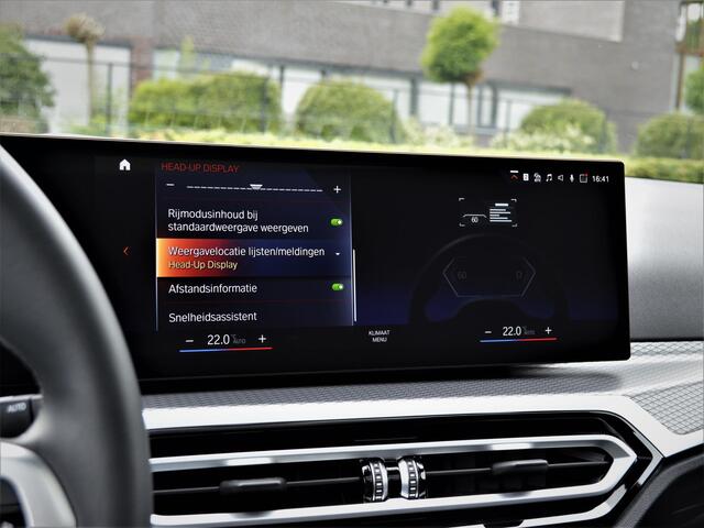 BMW 3-SERIE Touring 330e M Sport Innovation