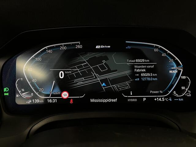 BMW 3-SERIE 320e M-sport | LASER LIGHT | CARPLAY | CAMERA | LEER/ALCANTARA |