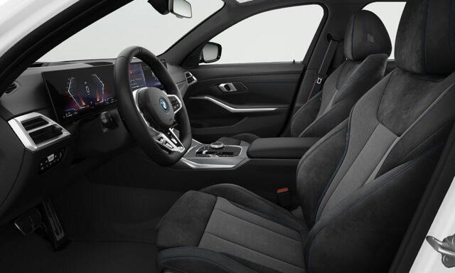 BMW 3-SERIE Touring 330e M Sport Pro - Trekhaak - Panoramadak - Parking/Driving Assistant - Elektrisch verstelbare/verwarmde stoelen - Hifi - Comfort Access - Ambiance verlichting - Sportstoelen -