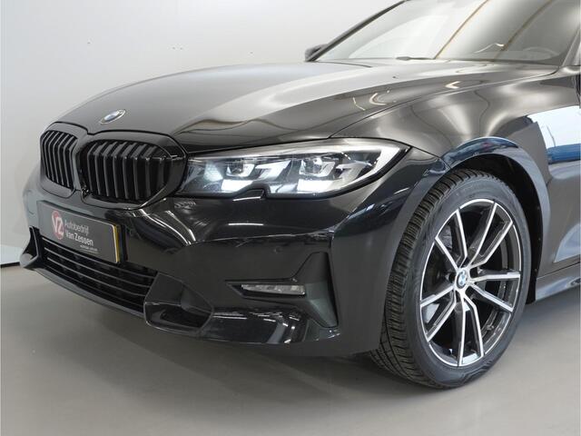 BMW 3-SERIE Touring 320i Executive Edition Sportline | NL Auto | Trekhaak | Shadowline | Rijklaarprijs