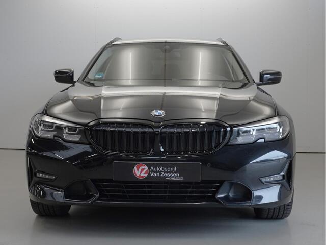 BMW 3-SERIE Touring 320i Executive Edition Sportline | NL Auto | Trekhaak | Shadowline | Rijklaarprijs