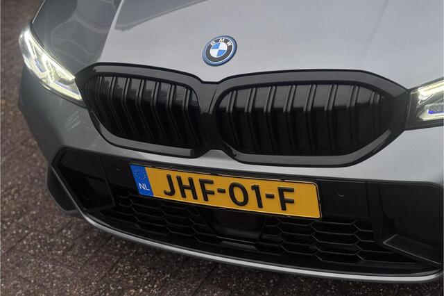 BMW 3-SERIE Touring 330e M-sport LCI Facelift | Camera | Adaptive Cruise | Comfort Access | Fabrieksgarantie