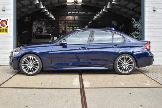 BMW 3-SERIE 330e *NAP | Automaat | 19" | Cruise | Clima | Navi | Leder | Stoelverwarming | Parkeersensoren*