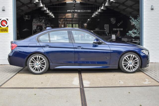 BMW 3-SERIE 330e *NAP | Automaat | 19" | Cruise | Clima | Navi | Leder | Stoelverwarming | Parkeersensoren*