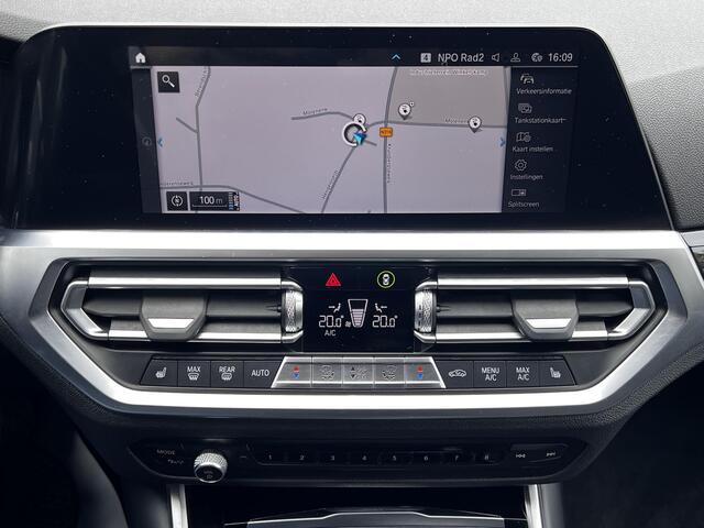 BMW 3-SERIE Touring 330e Business Edition Plus / Dealer onderhouden / Trekhaak elektrisch uitklapbaar 1.500 kg / Navigatie / Apple Carplay Android / Stuur- en stoelverwarming / Elektrische klep /