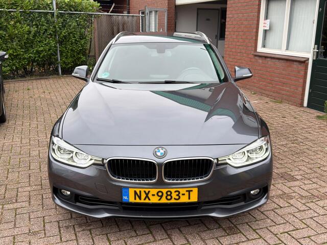 BMW 3-SERIE Touring 318i Executive