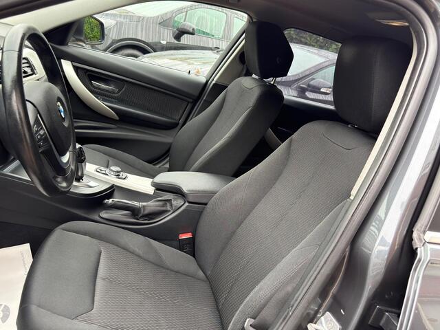 BMW 3-SERIE Touring 318i Executive