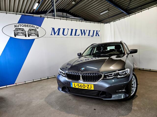 BMW 3-SERIE Touring 320i Business Edition / Trekhaak / Full LED / NL Auto