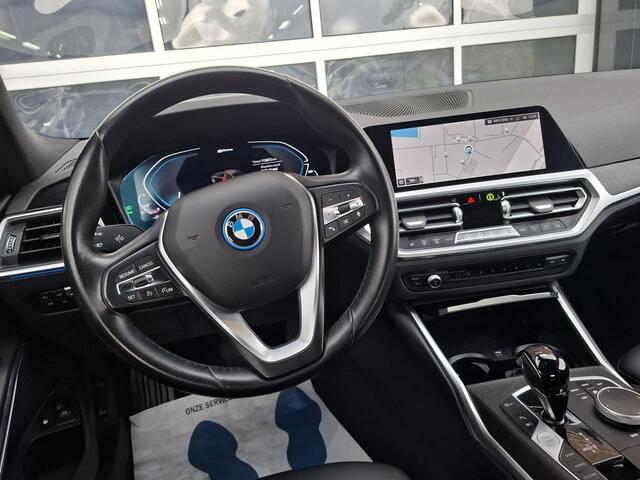 BMW 3-SERIE 320e BusinessBlack Edition