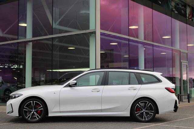 BMW 3-SERIE Touring 330i xDrive High Executive M Sport Automaat / Panoramadak / Trekhaak / Sportstoelen / Comfort Access / Adaptieve LED / Parking Assistant Plus