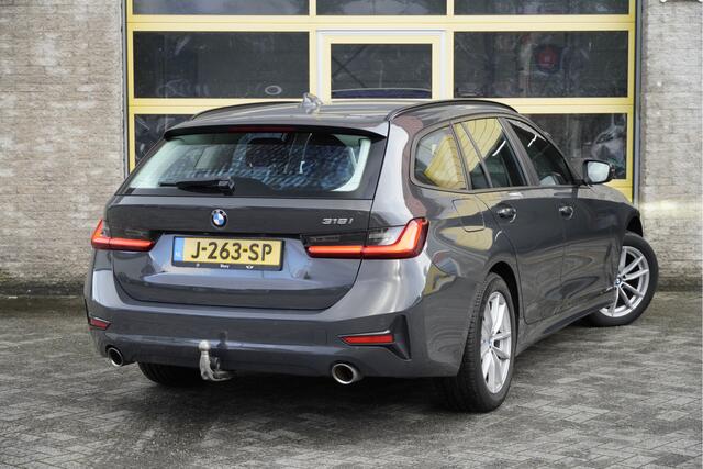 BMW 3-SERIE Touring 318i Automaat! Executive Edition BJ2020 Lmv 17" | Led | Pdc | Navi | Elek. trekhaak | Elek. achterklep | Virtual cockpit | Climate control | Cruise control | Getint glas